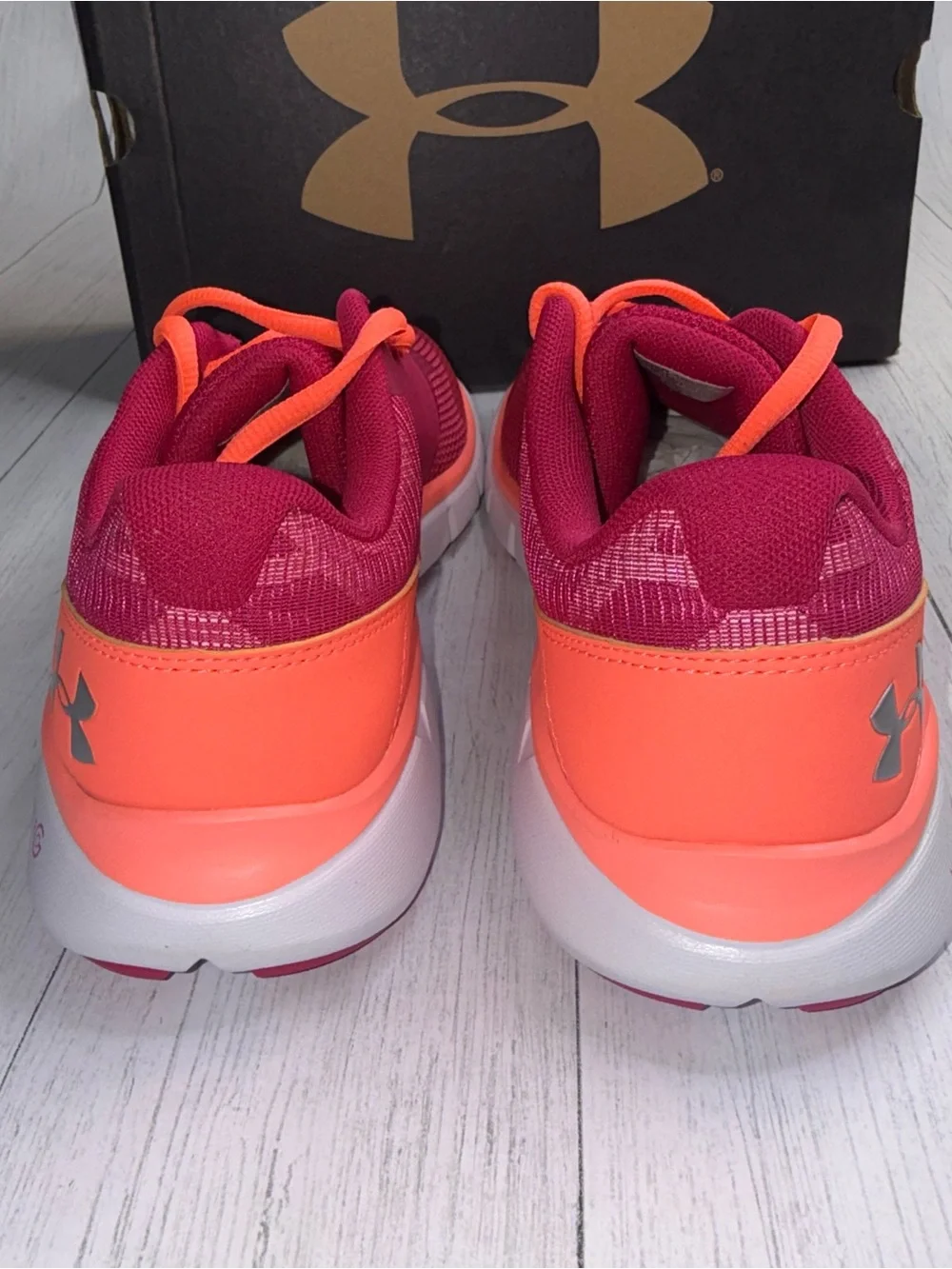 Under Armour Micro G Shift RN 7Y / 8.5W - Youth Girls Pink Coral NIB